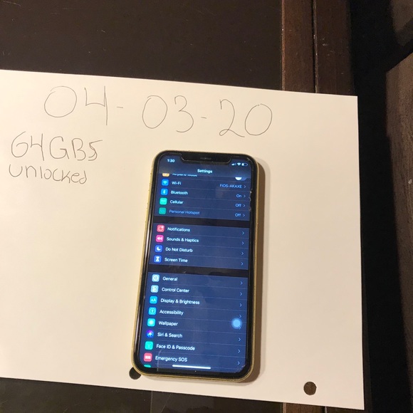 iPhone 11 - Picture 2 of 2